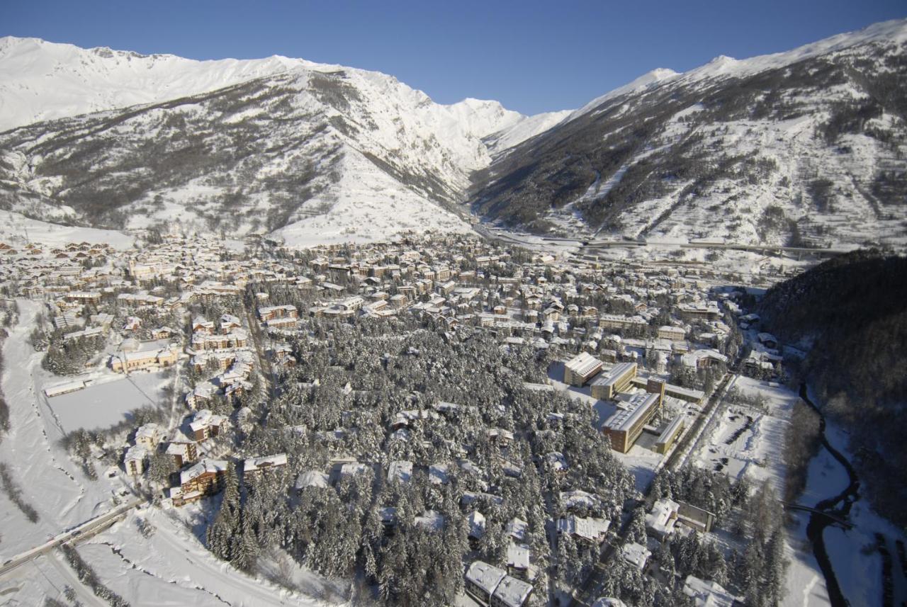 Residence La Tana Del Ghiro Bardonecchia Eksteriør billede